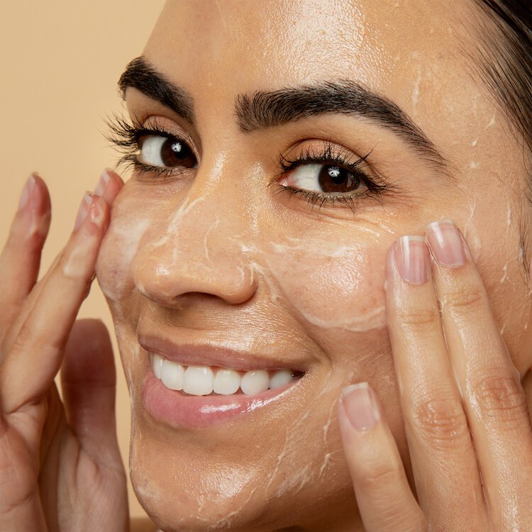 calendula flower cleansing milk 100 percent pure texture.jpg