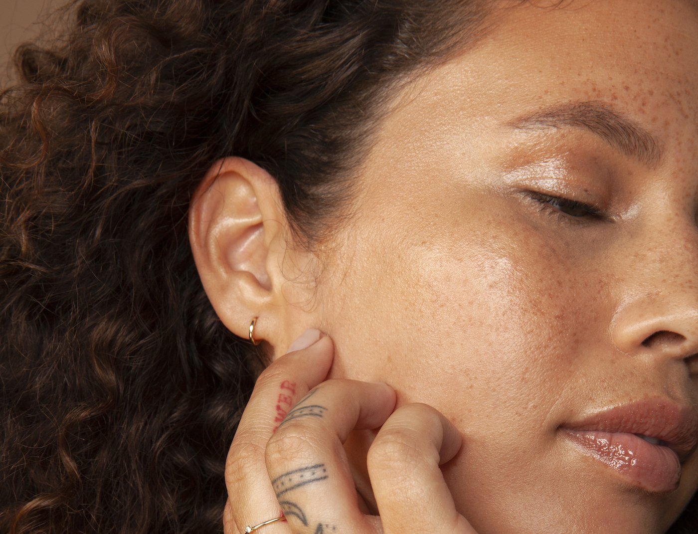 huggie_hoop_round_diamond_stacker_1_copy_2048x2048 (1).jpg