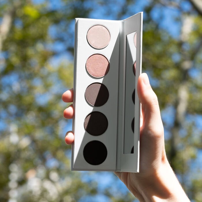 9 Clean Eyeshadows Made With Natural Ingredients