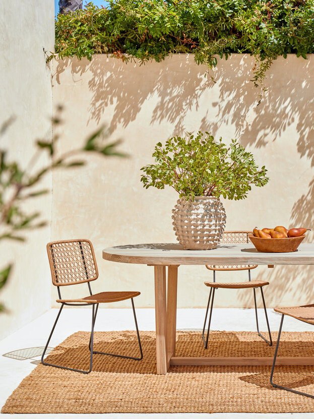 Dine Al Fresco On These 9 Sustainable Picnic Tables