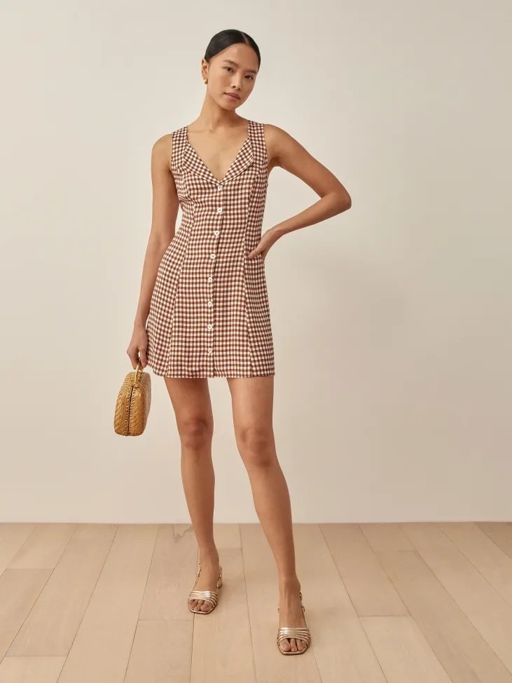 18 Capsule Wardrobe Essentials For Spring