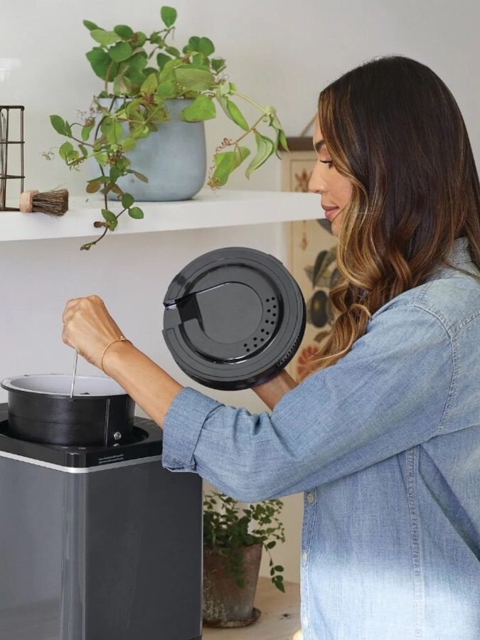 indoor compost bin