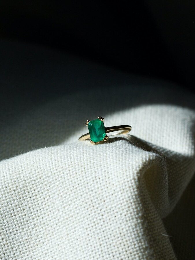Ray Emerald Ring