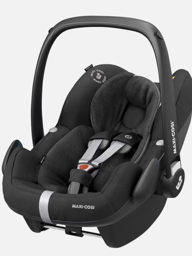Black Maxi-Cosi infant car seat with a padded interior, five-point harness, and carrying handle, set against a white background.